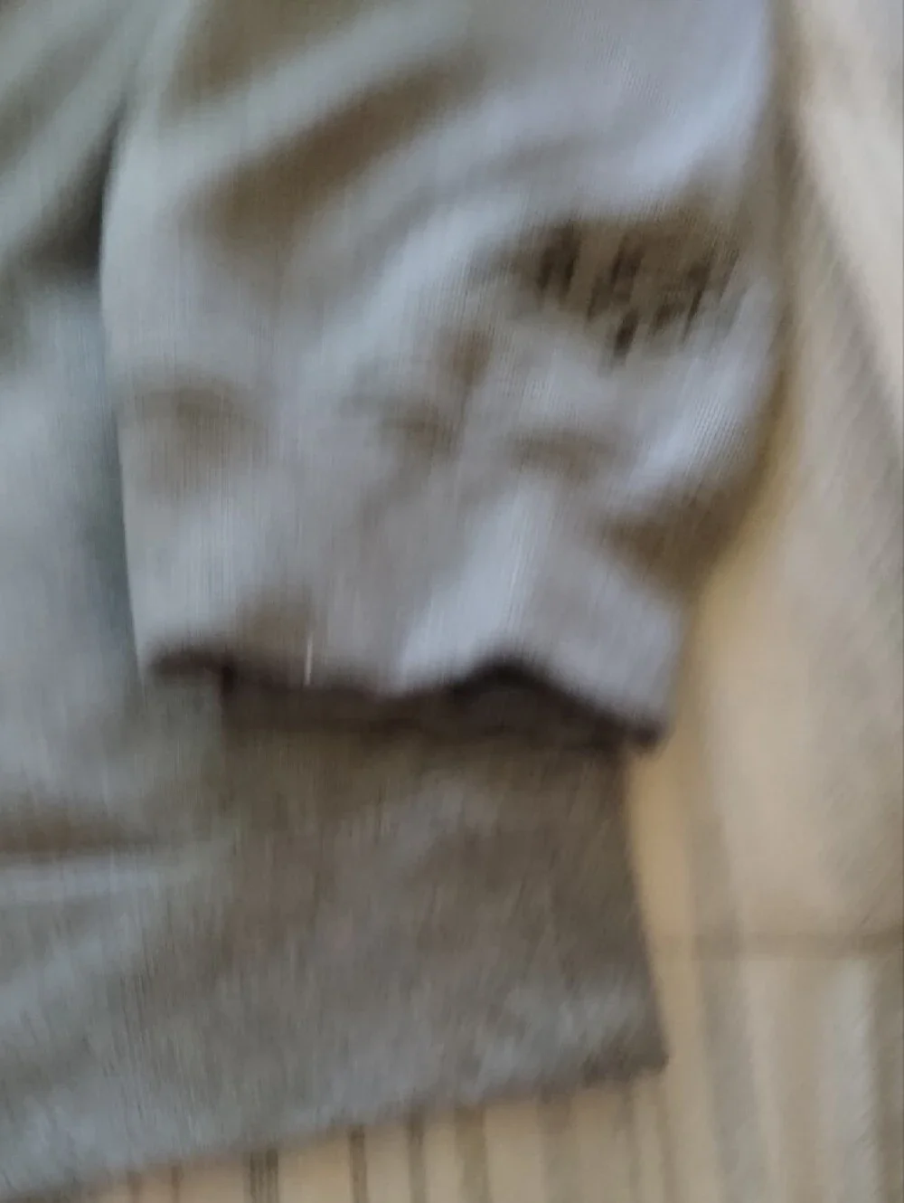 Men's Casual Jordan Sweatshirt in Gray with Subtle Logo